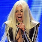  Lady Gaga ‘ordered assistant to sleep with her’