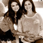 Selena Gomezs Mom is Pregnant