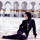 Rihanna asked to leave Abu Dhabi mosque