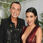  Kourtney Kardashian Flaunts Her Cleavage at the Glamour Women Of The Year Awards
