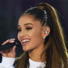  Ariana Grande Stuns Fans with Epic Broadway-Style Opening on ‘Saturday Night Live’