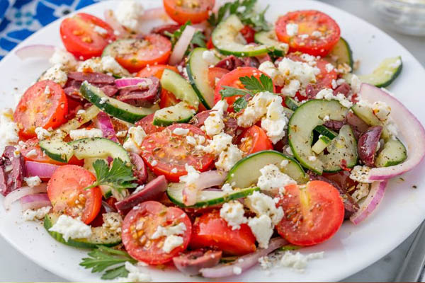  Easy Traditional Greek Salad Recipe