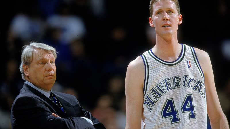  Former Mavericks center Shawn Bradley paralyzed after a bicycle accident