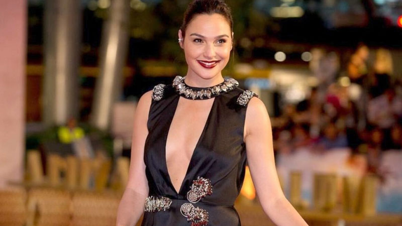  Gal Gadot Is The Evil Queen In Disney’s Live-Action Adaptation Of Snow White!
