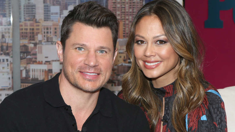  Nick Lachey was caught on camera shouting out photographer and snatching her phone