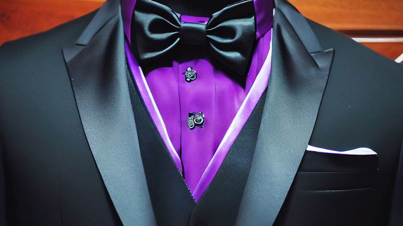  The Bold Elegance of Black and Purple: Tuxedo Fashion Reinvented