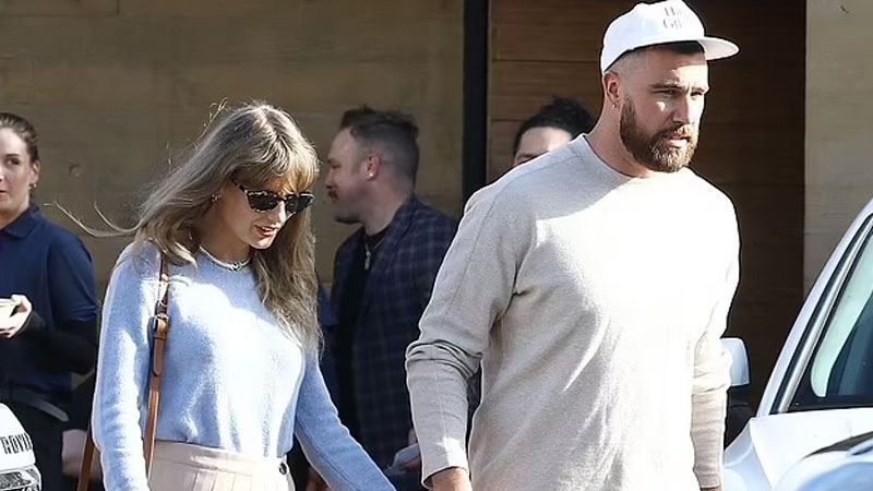  “He Trusts Taylor” Travis Kelce Reportedly Uncomfortable with Taylor Swift’s Attractive Dancers