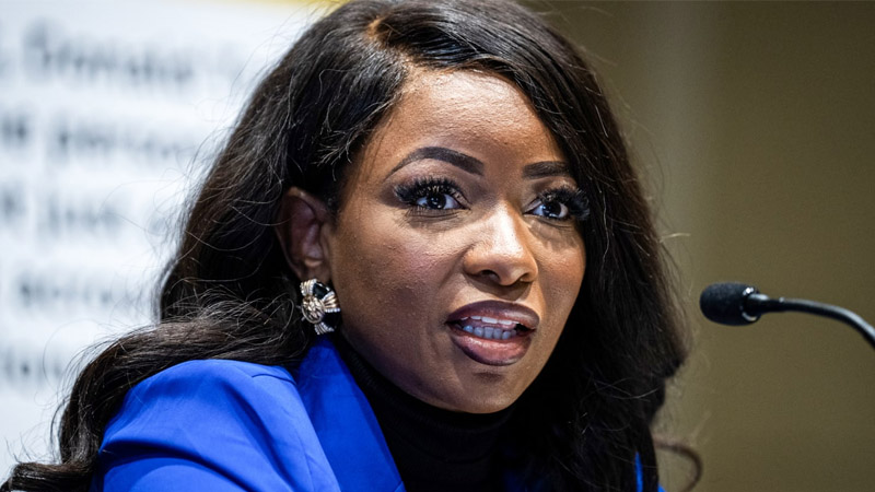  Rep. Jasmine Crockett Slams GOP Oversight Chair for ‘Waste, Fraud, and Abuse’ Over Hearing